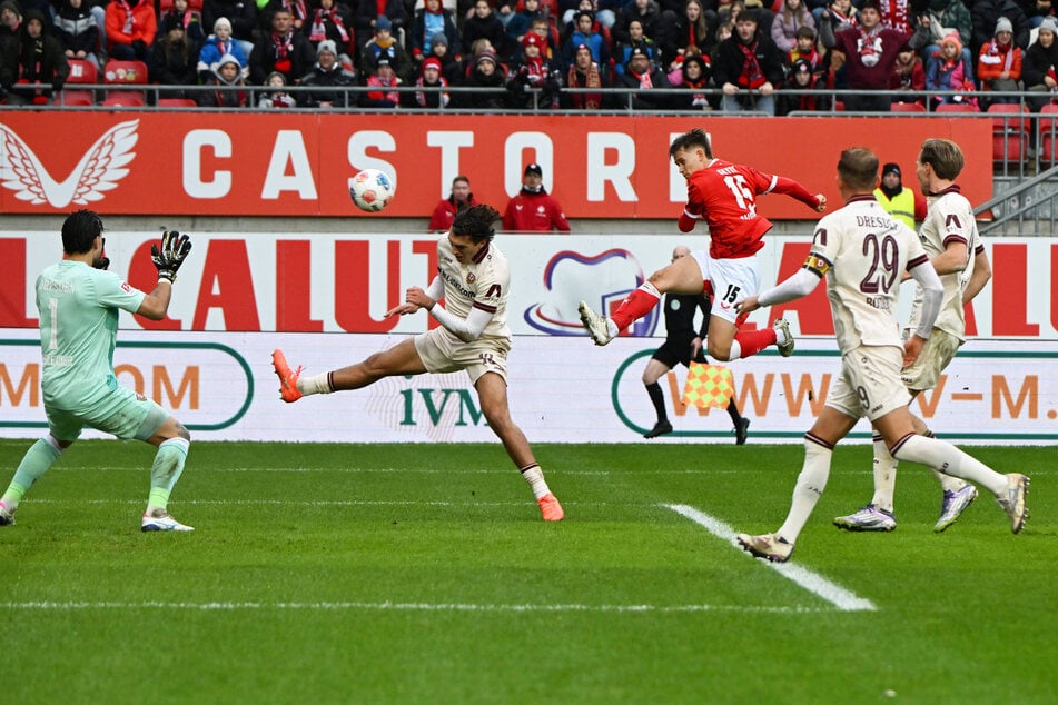 Das 0:1 in Kaiserslautern war ein Produkt eines Standards.