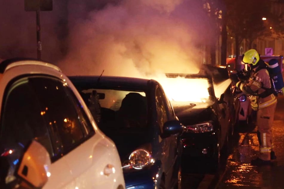In der Nacht gingen in Kreuzberg vor allem höherpreisige Autos in Flammen auf.