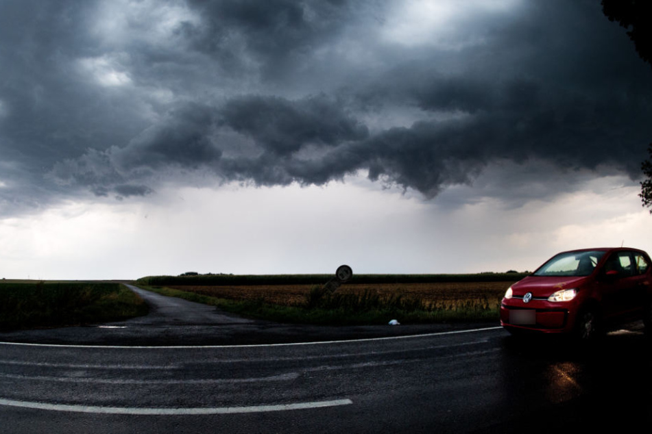 Die kurzzeitigen, aber heftigen Gewitter richteten in Mitteldeutschland keine größeren Schäden an.