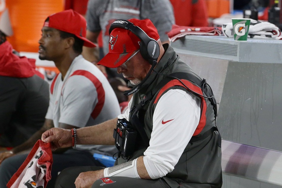 Tampa Bay Buccaneers head coach Bruce Arians (c) has now overseen four straight wins.