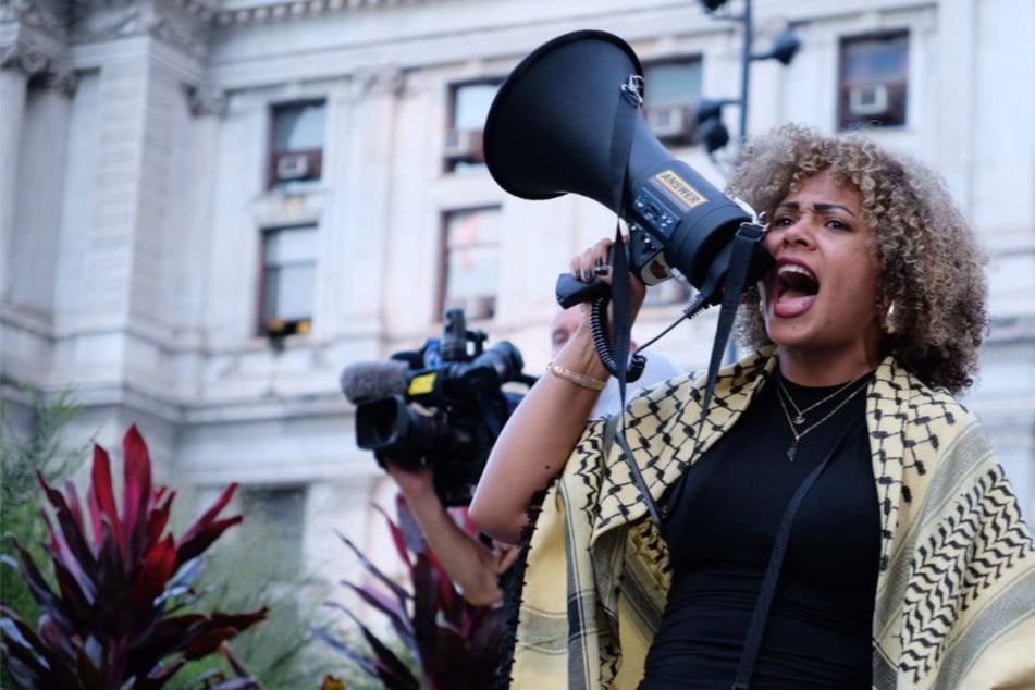 Claudia De la Cruz demands Palestinian liberation during Harris-Trump debate protest