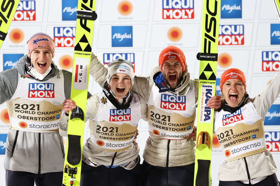 Karl Geiger, Anna Rupprecht, Markus Eisenbichler und Katharina Althaus (l.-r.) haben Grund zum Feiern.