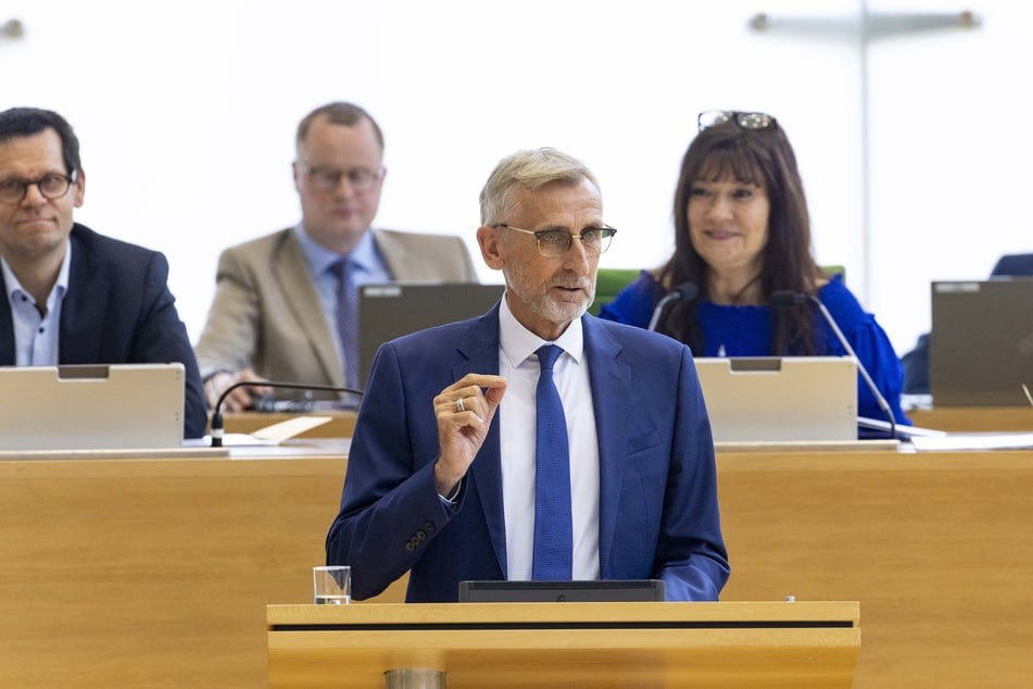 Sportminister Armin Schuster (64, CDU): Der Tourstart - wenn er denn nach Sachsen kommt - muss eigenwirtschaftlich finanziert sein.