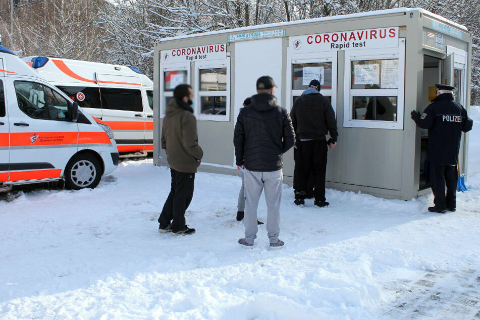 Tschechische Grenze: Schnelltest-Center für Pendler eröffnet