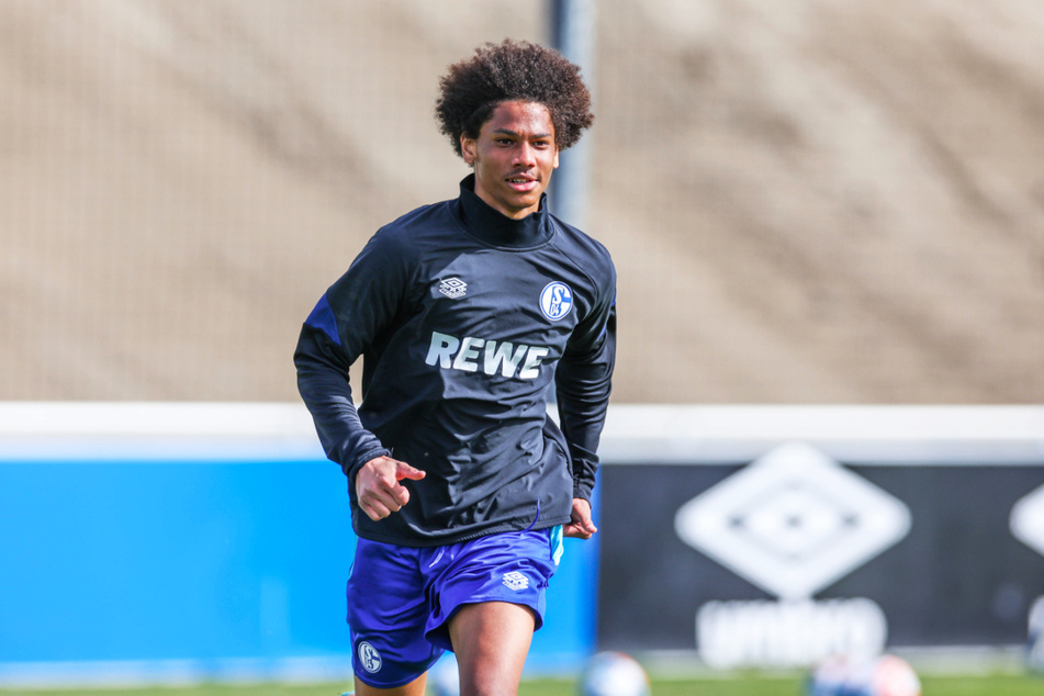 Sidi Sane (18) trainiert vorerst mit den Profis des FC Schalke 04 mit.