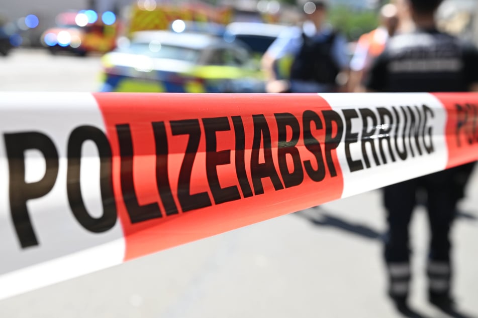 Rund um die Fundstelle wird die Polizei verschiedene Straßen sperren. (Symbolbild)