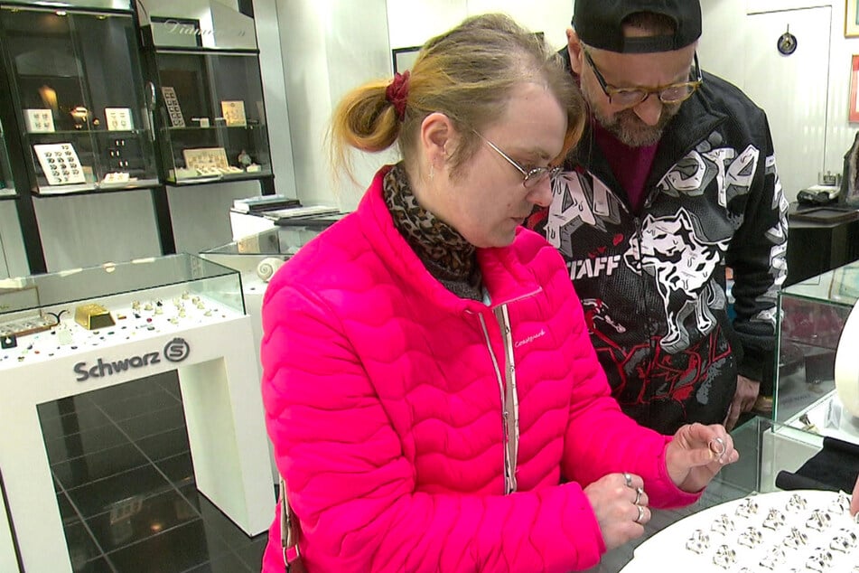 Bürgergeld-Paar überschreitet Budget bei Ehering-Kauf: "Das stört uns nicht"