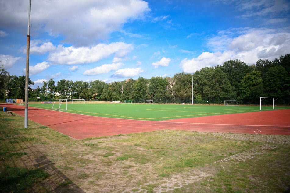 Der leere Sportplatz eines Vereins in Potsdam.