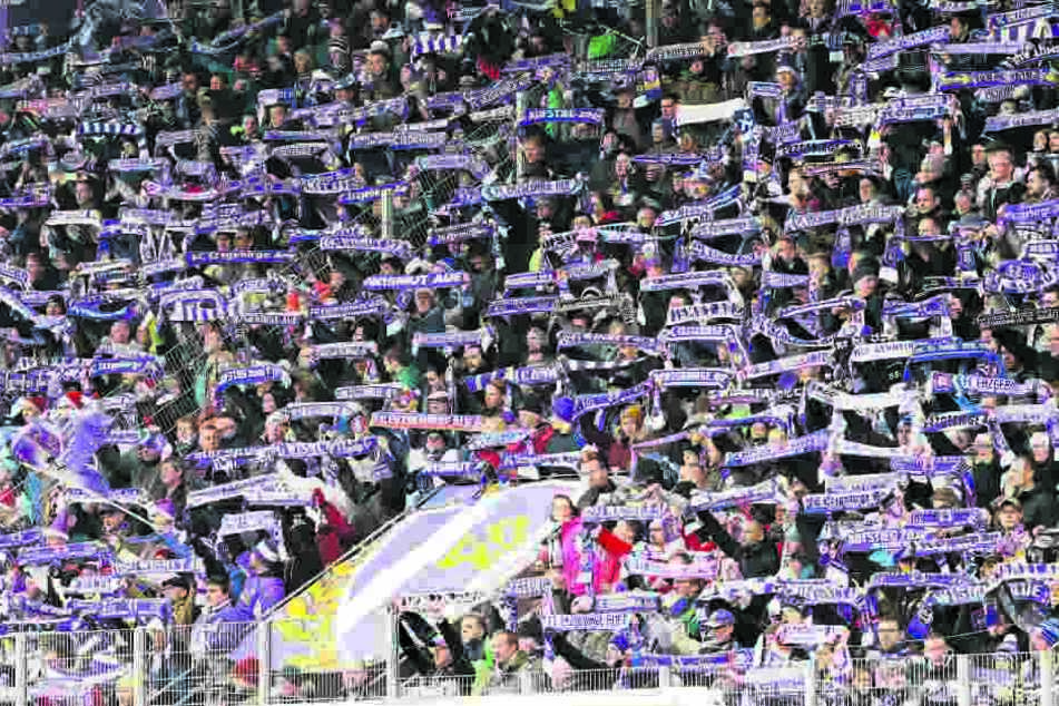 Der Heimblock, die Fankurve ist immer voll, egal wie der Gegner heißt. Dort herrscht natürlich auch die beste Stimmung.