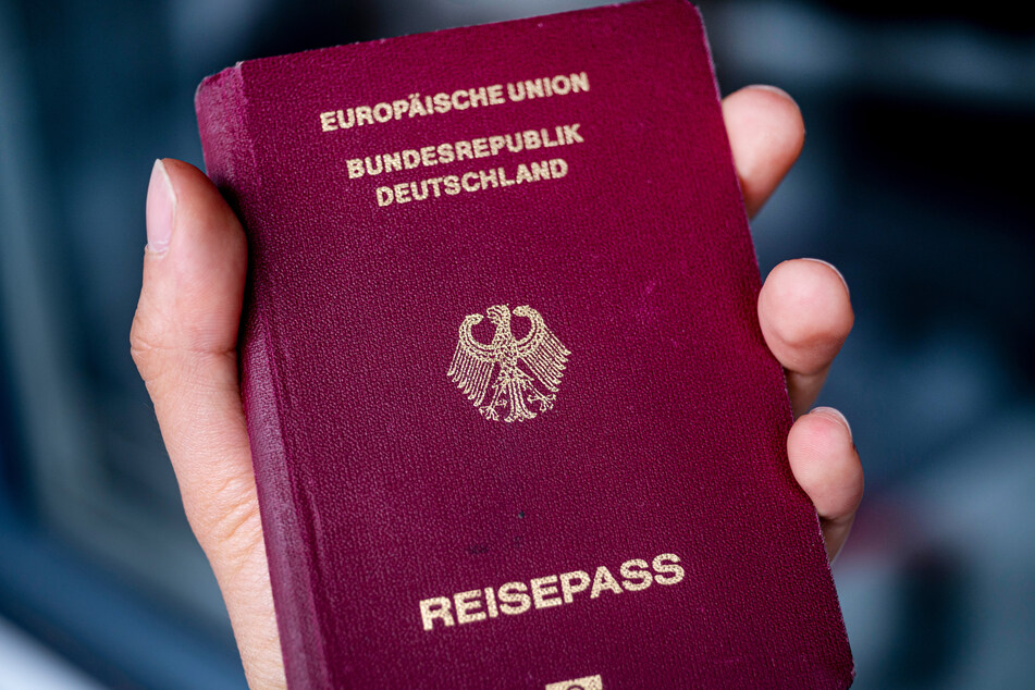 Das Objekt der Begierde: Der deutsche Pass könnte demnächst an deutlich mehr Bundesbürger verteilt werden. Dafür setzen sich SPD und Grüne ein.