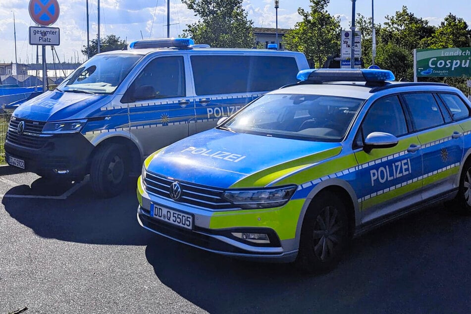 Leipzig: Hitler-Porträts und Krieg als "European Tour": Männer schocken mit Nazi-Shirts am Cossi