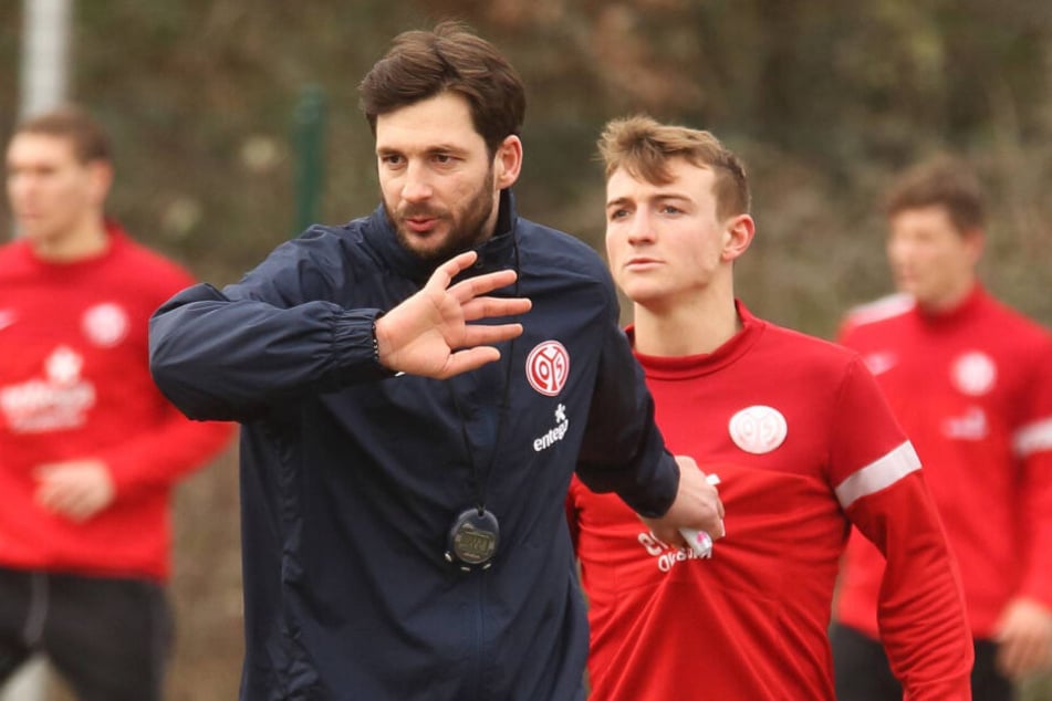 Daniel Bohl (r.) trainierte und spielte beim FSV Mainz 05 II. unter Trainer Sandro Schwarz, der im Mai 2017 zum Bundesliga-Coach befördert wurde und vor einer Woche seinen Hut nehmen musste.