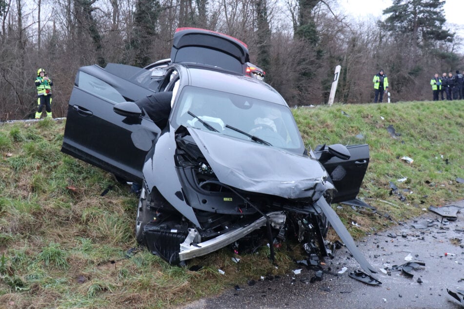 Der Audi war nach dem Crash nicht mehr fahrbereit.