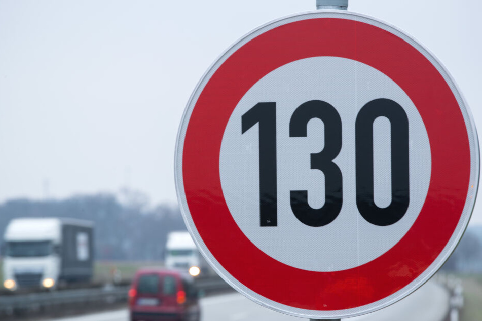 Mehr als 130 Km/h soll man nach dem Willen der Kirche auf deutschen Autobahnen nicht mehr fahren dürfen.