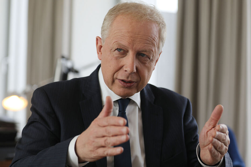 WDR-Intendant Tom Buhrow (61) entschuldigte sich für den Satire-Beitrag seines Senders.