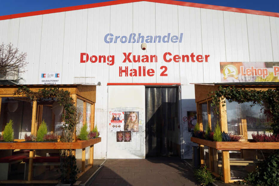 Beim Dong Xuan Center soll es sich um einen Anlaufpunkt für Schleuserfahrten handeln.