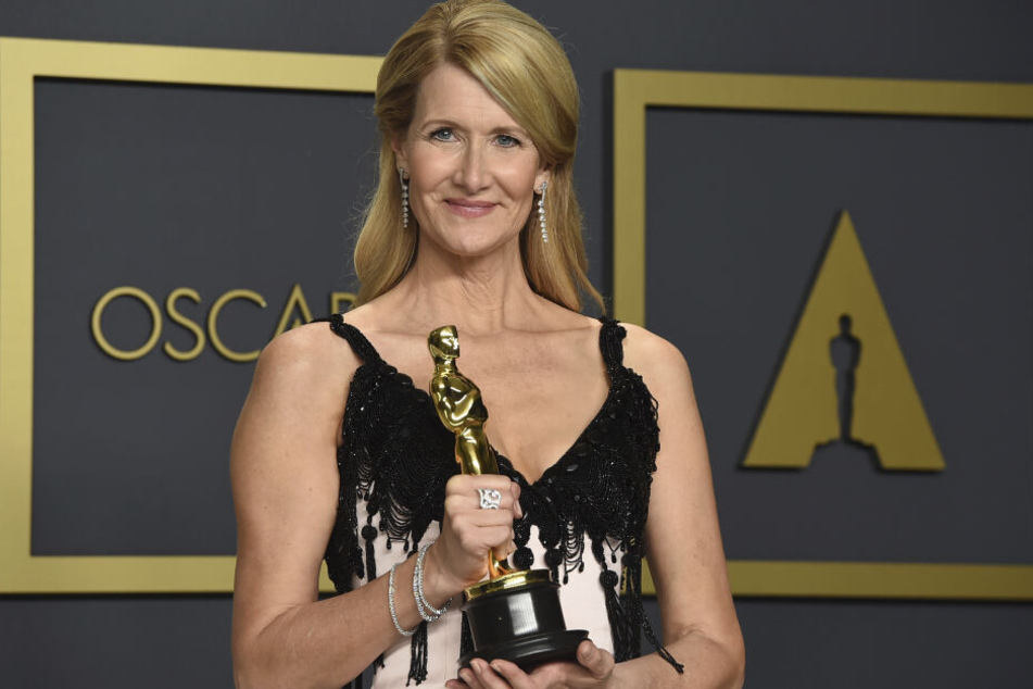 Laura Dern (53).