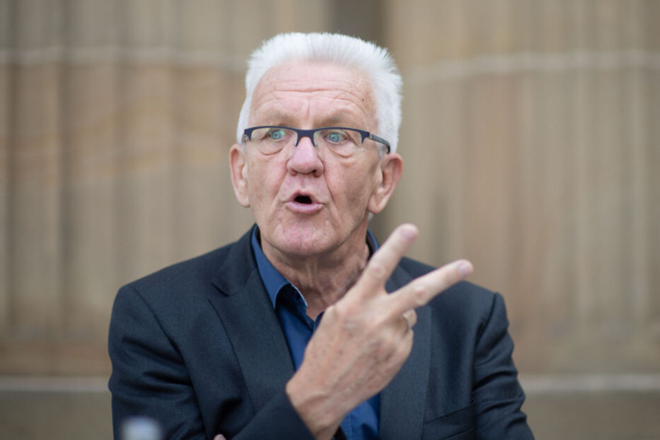 Winfried Kretschmann (71) ist der Ministerpräsident von Baden-Württemberg.