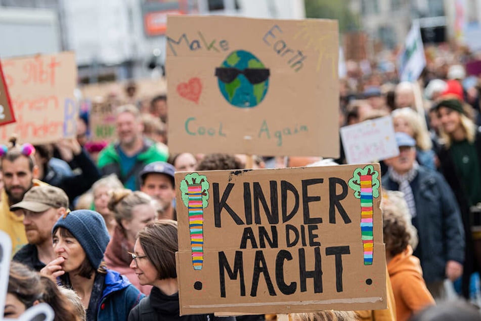Am 22. November übernehmen Kinder im Rathaus.