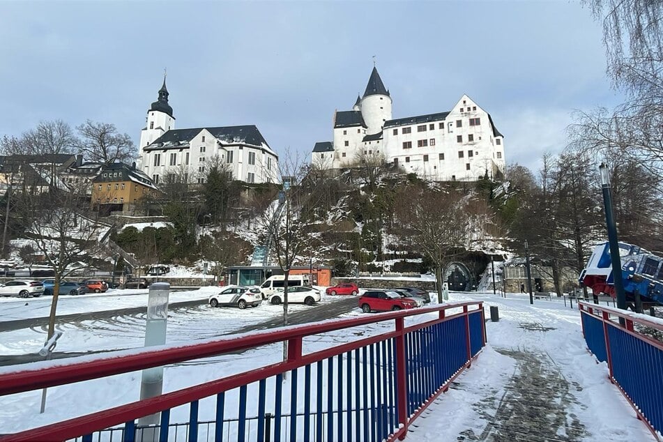 Der Schrägaufzug verbindet den Hammerwegparkplatz mit der Altstadt. Aktuell muss die Treppe für den Auf- und Abstieg genutzt werden.
