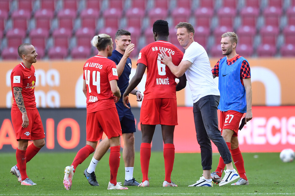 Zuletzt konnte RB Leipzig im Juni den ersten Auswärtssieg gegen die Augsburger einfahren. (Archivbild)
