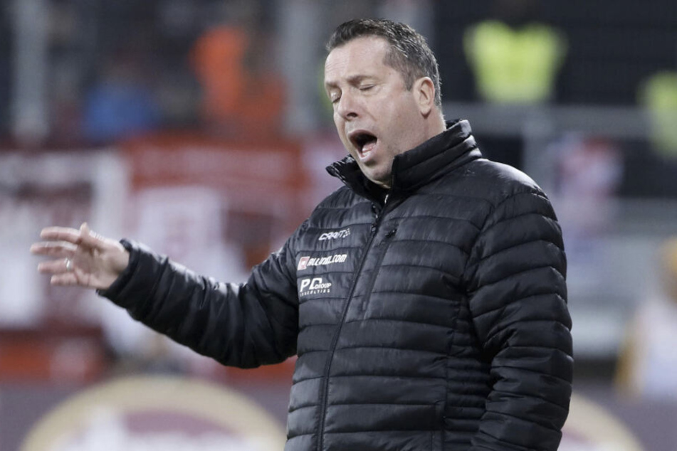 Das war der Blick von Markus Kauczinski nach der ersten Hälfte daheim gegen Darmstadt. Er war entsetzt. Nach dem 1:3 wachte die SGD auf.