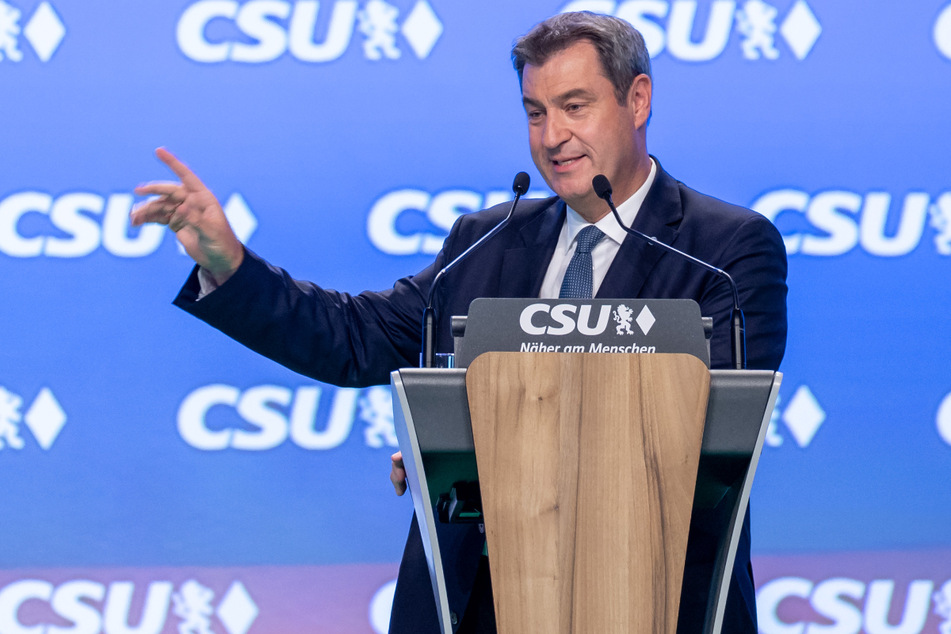 Markus Söder (54, CSU) hat im Streit mit der SPD um die historische Rolle der Sozialdemokraten deutlich nachgelegt.