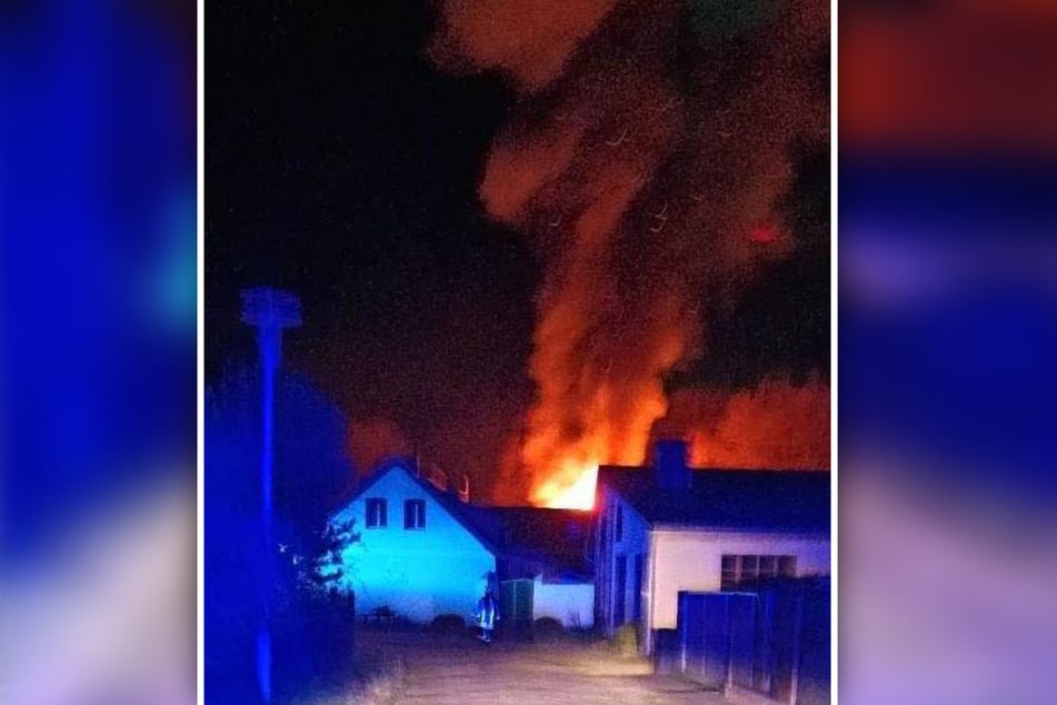 Das Feuer war mitten in der Nacht ausgebrochen und noch aus der Entfernung zu sehen.