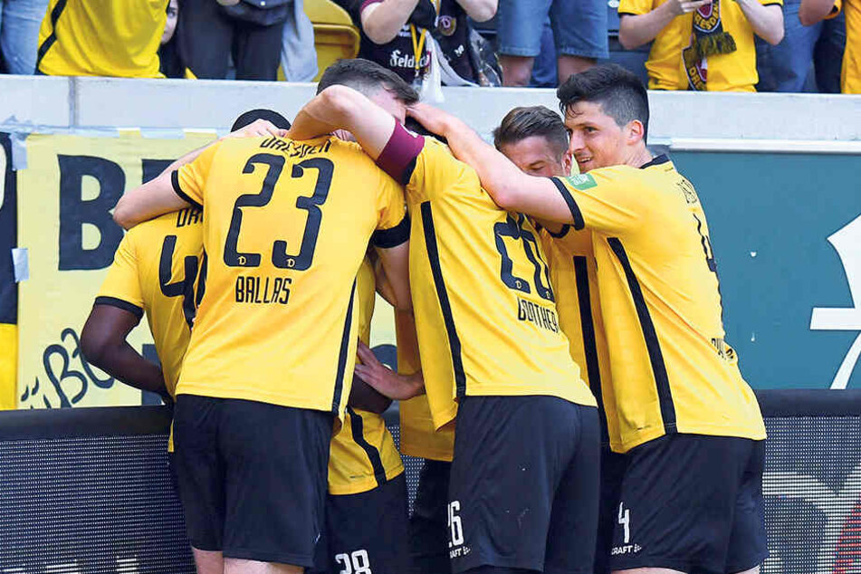Gemeinsam bezwangen die Dynamos die vermeintlich stärkeren Kölner mit 3:0. Dafür durfte zu Recht gejubelt werden.
