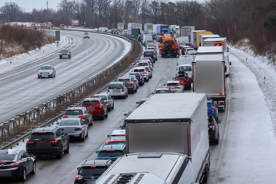 Auf der A4 kam es aufgrund des Unfalls zu Stau.
