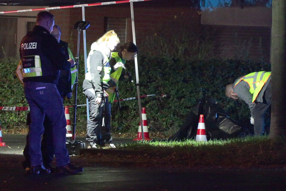Köln: Polizei schießt 16-Jährigen nieder: Er soll Passanten mit einem Messer verfolgt haben!