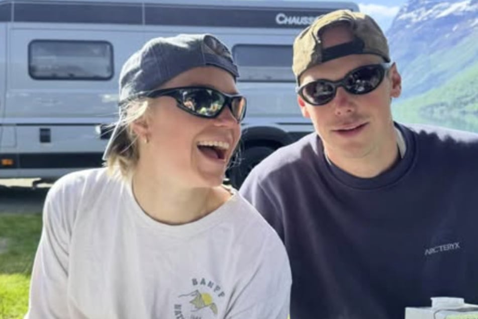 Mit diesem Foto machte Biathletin Juni Arnekleiv (27) die Liebe zu Ski-Langläufer Aron Aakre Rysstad (27) offiziell.