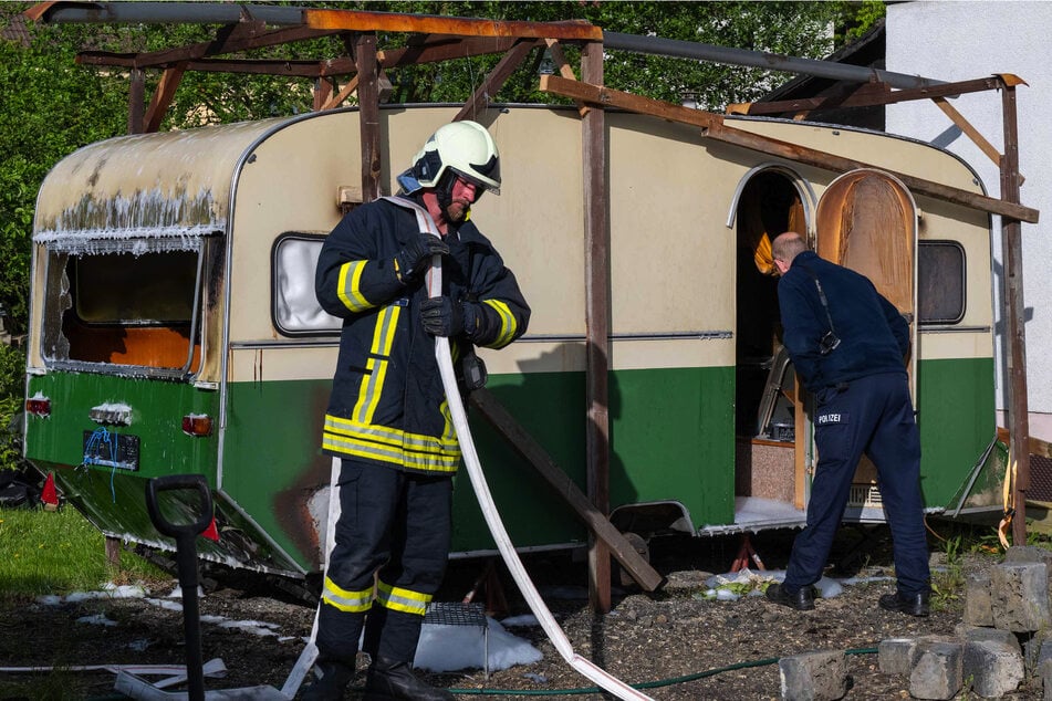 In Mittelherwigsdorf ist am Donnerstagnachmittag ein Wohnwagen in Brand geraten.