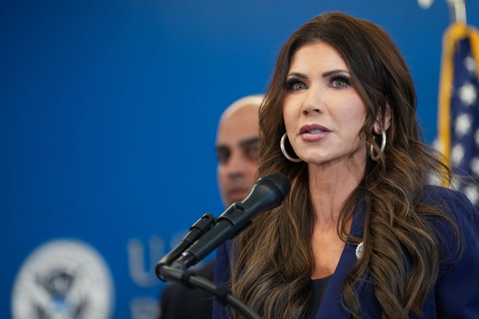 Noem doubles down on ICE deployment of "domestic terrorist" label for Renee Nicole Good