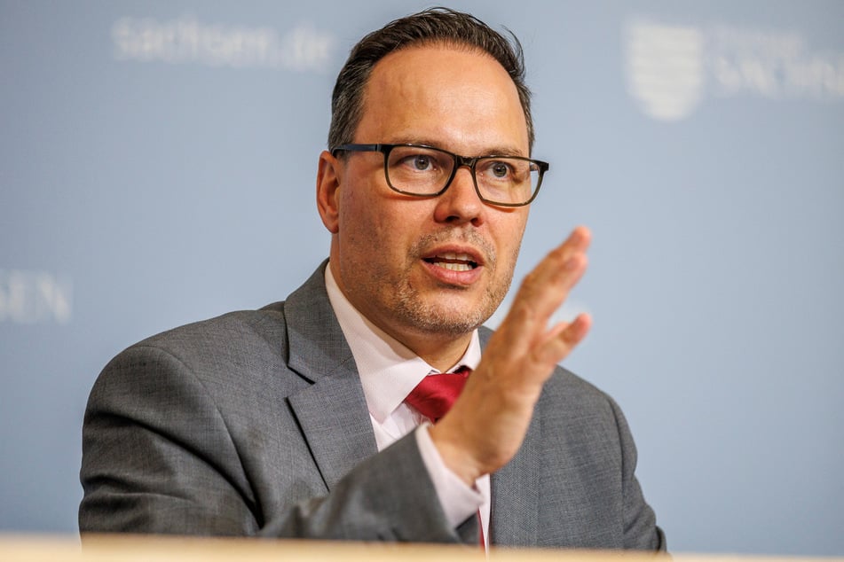 Sachsens Wirtschaftsminister Panter trommelt für den Einstieg chinesischer Investoren in die schwächelnde sächsische Autoindustrie.