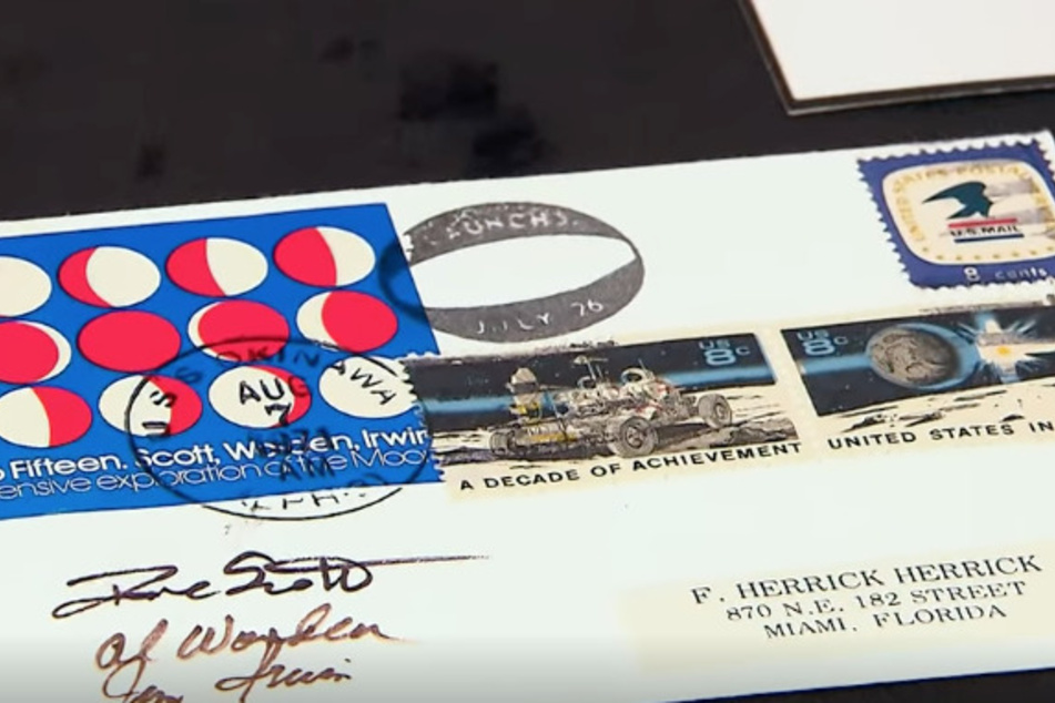 Die Mond-Briefe wurden von NASA-Astronauten zum Mond gebracht und unterschrieben.