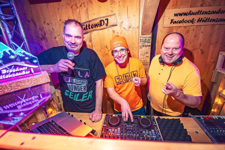 Sorgen jeden Abend für gute Stimmung auf dem Dancefloor: die DJs Hendrik Scholz (47, v.l.n.r.), Lars Schaarschmidt (41) und Mario Dalibor (56).