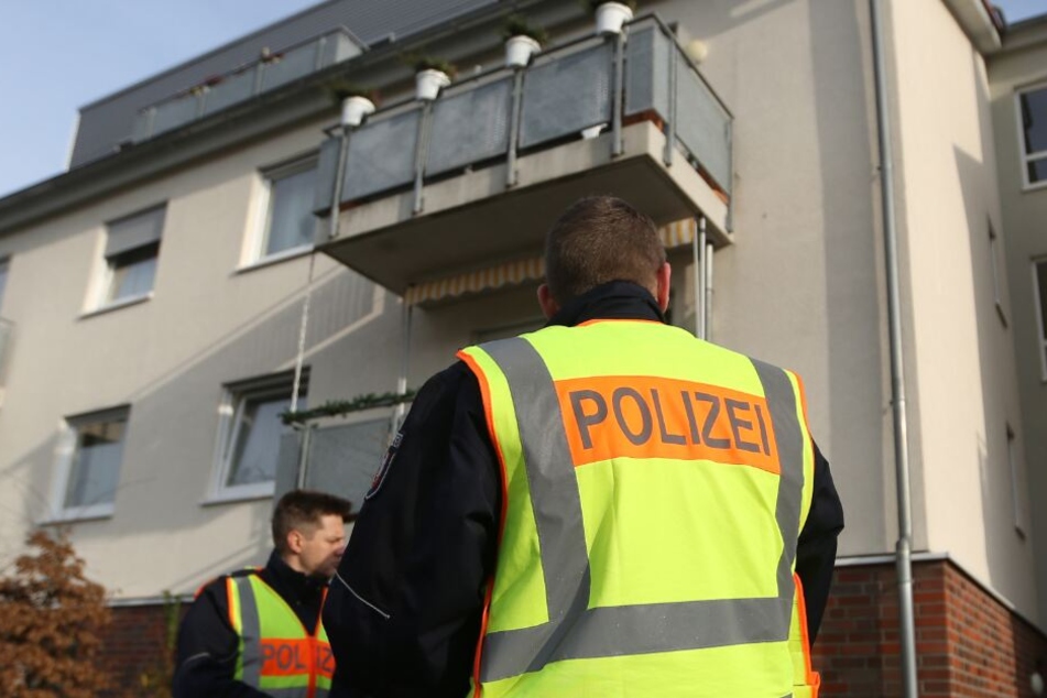 Noch bevor die Polizei eintraf, hatten die Räuber das Haus bereits verlassen. (Symbolbild)