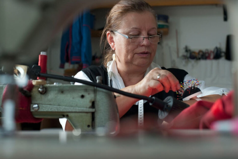 Undine Rösner-Ehrlich (65) nähte das aufwendige Gewand in jahrelanger Arbeit.