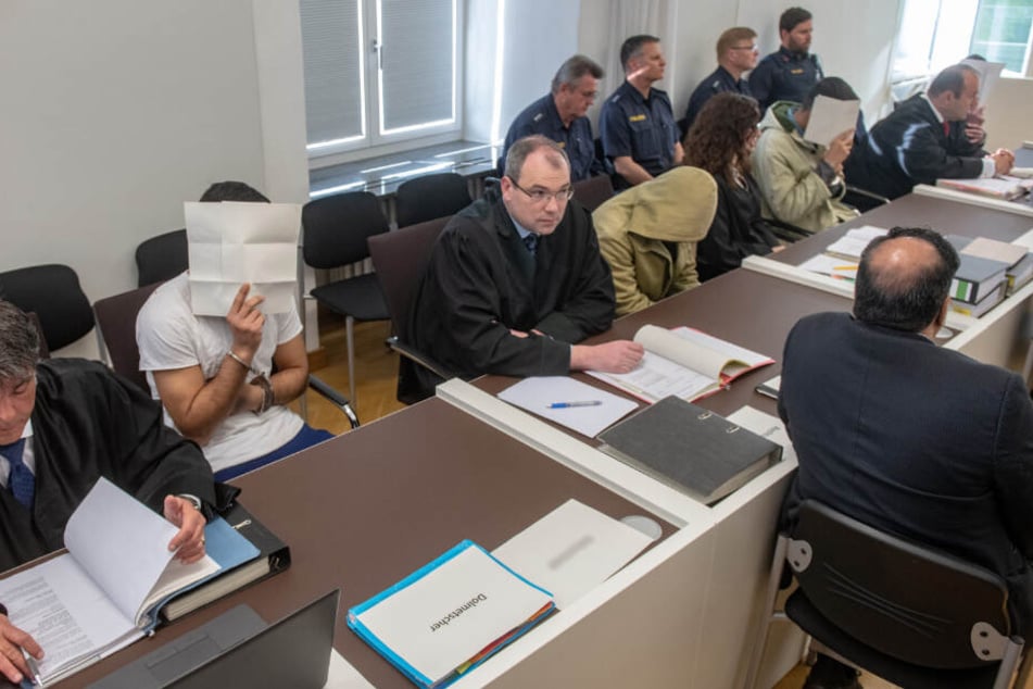 Vor dem Amtsgericht mussten sich vier Asylbewerber für die Attacke verantworten.