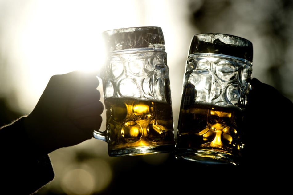 Prosit! Das Wetter am Wochenende lädt zum Biergarten-Besuch ein.