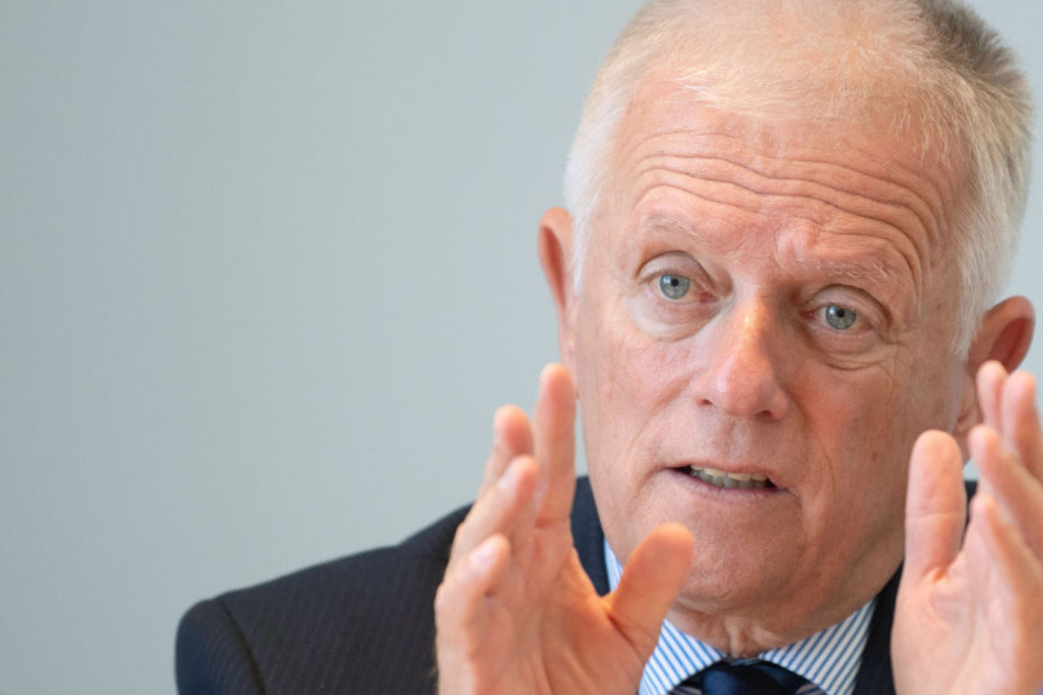 Fritz Kuhn spricht auf einer Pressekonferenz im Oktober 2018.