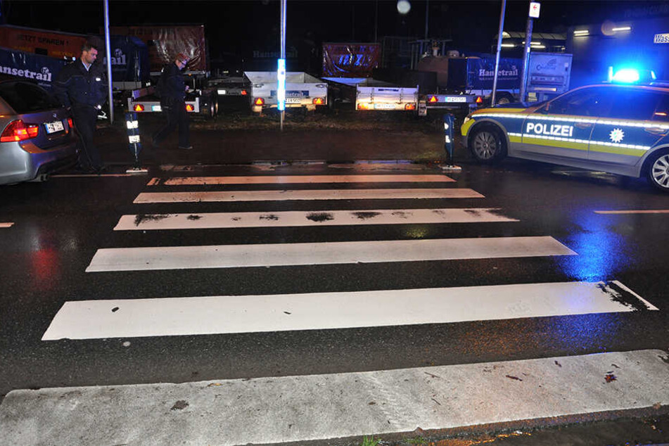 Die Fußgängerin wurde bei dem Unfall schwer verletzt. Mittlerweile ist sie außer Lebensgefahr.