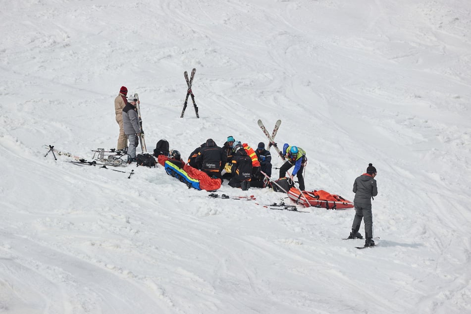 Der 49-Jährige erlag noch an der Unfallstelle seinen Verletzungen. (Symbolbild)