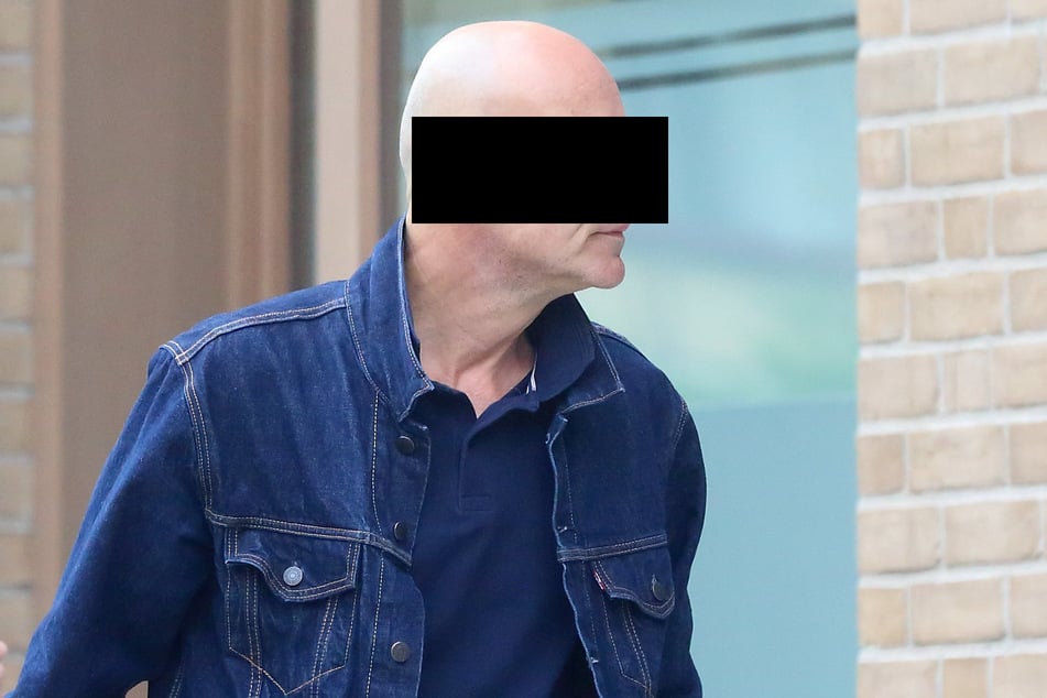 Hans-Georg S. (61) war ein geschätzter Versicherungsvertreter. Allerdings zockte er dabei laut Anklage Senioren ab.