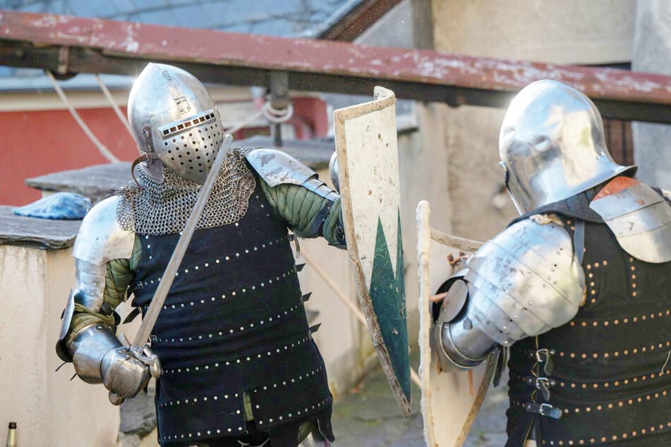 Das Museum Burg Stein entführt mit historischen Waffenschauen direkt in die packende Welt der Ritter.