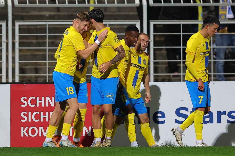 Jubeln sind sie in dieser Saison gewohnt. Schon nach 45 Minuten stand es 2:0 für Lok Leipzig.