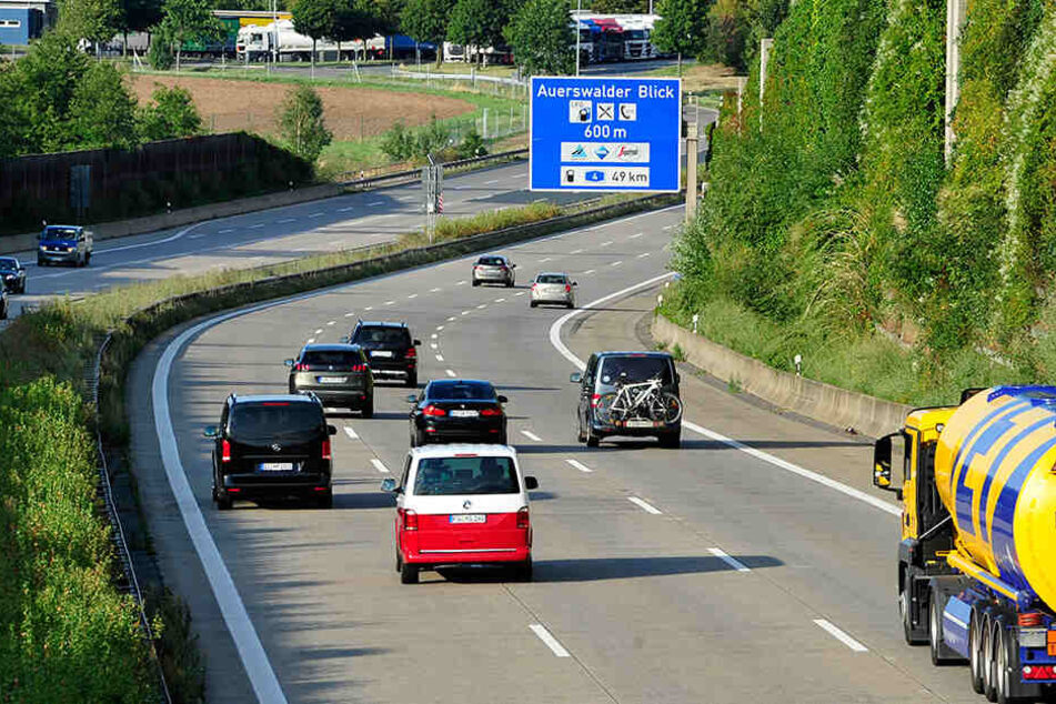 Ausfahrt zur Raststätte "Auerswalder Blick".
