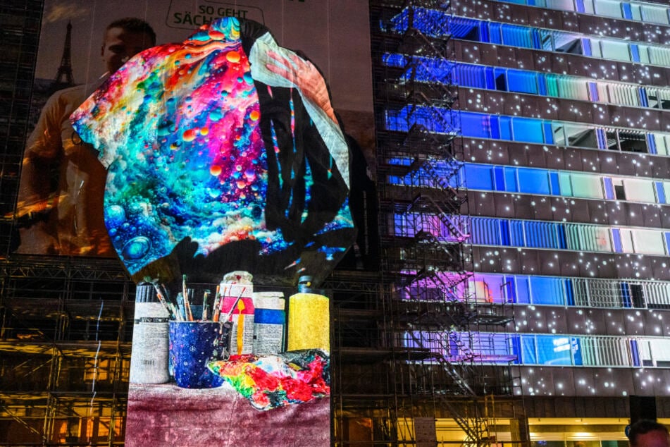 Schaut Euch noch heute Abend die Illuminierungen in Chemnitz an.