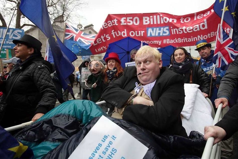 Demonstranten protestieren am 03.02.2018 in London zur Unterstützung des National Health Systems und um ein Ende der "NHS-Krise" zu fordern.